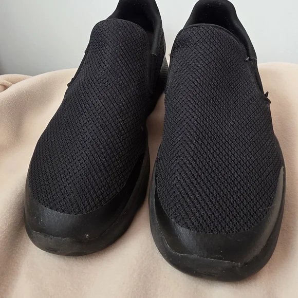 Skechers Men’s Black Slip-On Mesh Sneakers - Picture 2 of 7